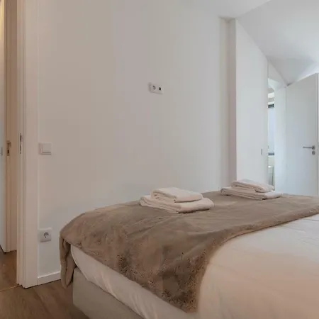 Lovelystay - Contemporary Portuguese Loft *